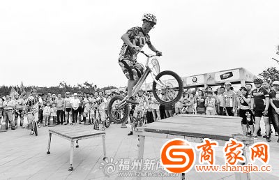 平潭国际自行车公开赛中国小将胡浩夺魁（图）