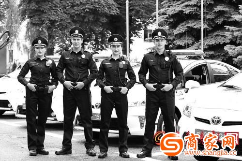 改善形象？乌克兰“高颜值”新警察取代旧警察